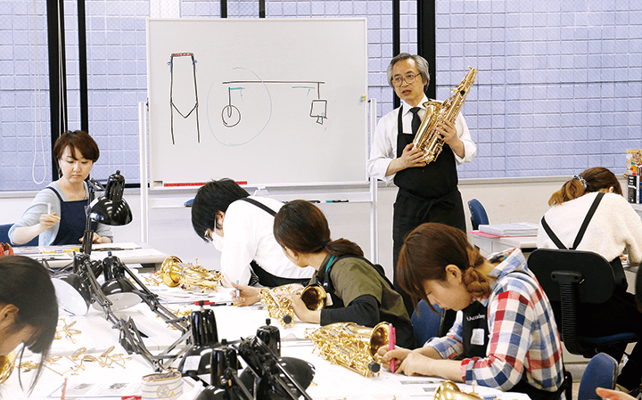 楽器の分解の授業